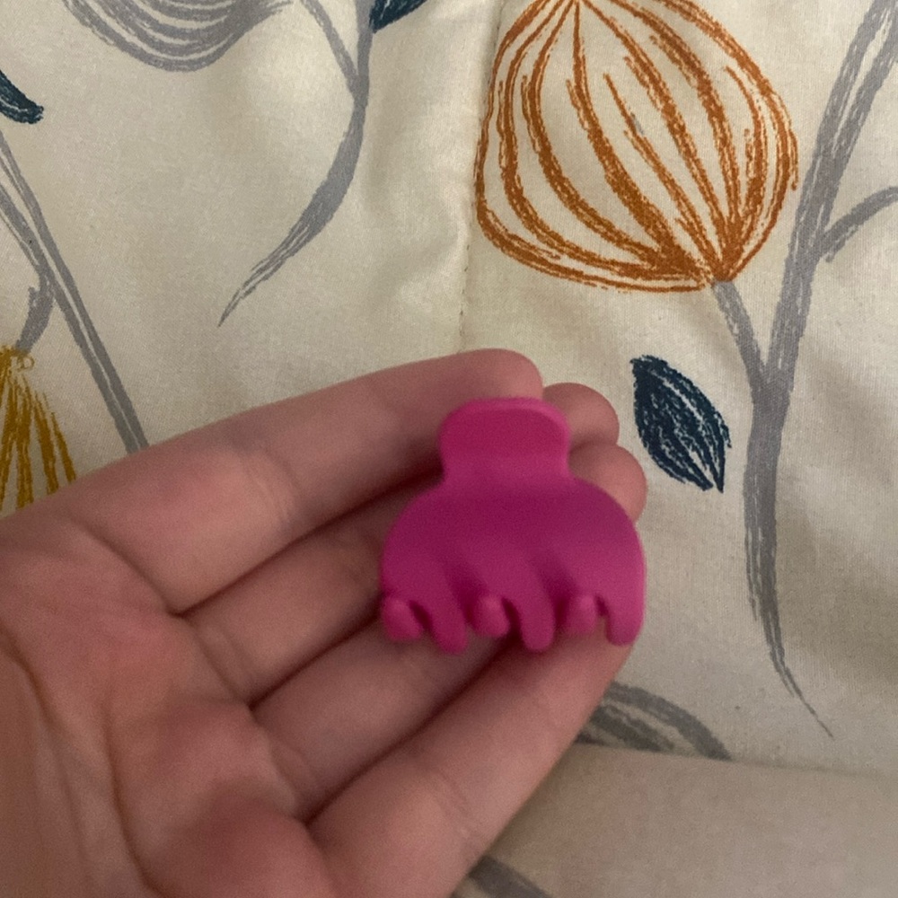 super mini pink claw clip